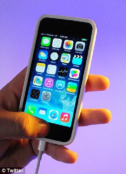 ผู้ใช้ไอโฟนร้องจ๊าก รุมโวยแอปเปิลแย่ ให้โหลดระบบปฏิบัติการ iOS7.1 "สูบแบตเยอะมาก-ทำข้อมูลหาย"
